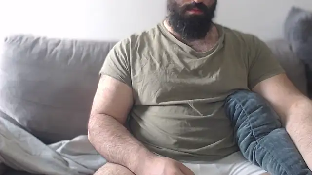 hugemachohandsome online show from 05-10-26, 07:13