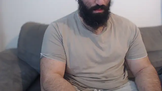 hugemachohandsome online show from 05-14-26, 07:04