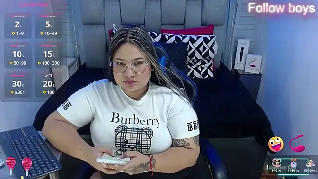 Snapshot of evelin_zaens chatting on 10-03-25, 05:15 evelin zaens online show from 10-03-25, 05:15