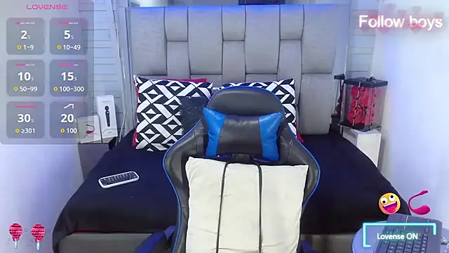 Snapshot of evelin_zaens chatting on 10-18-25, 04:15 evelin zaens online show from 10-18-25, 04:15