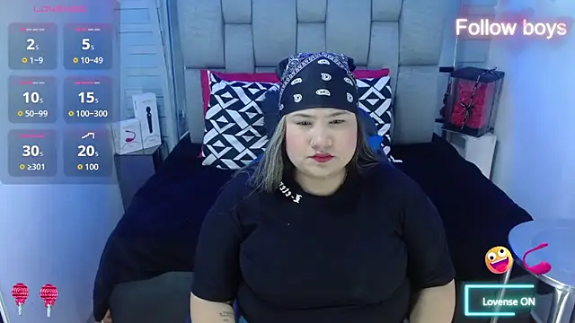 Snapshot of evelin_zaens chatting on 10-19-25, 04:57 evelin zaens online show from 10-19-25, 04:57