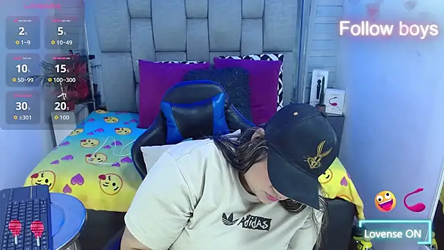 Snapshot of evelin_zaens chatting on 11-02-25, 01:13 evelin zaens online show from 11-02-25, 01:13