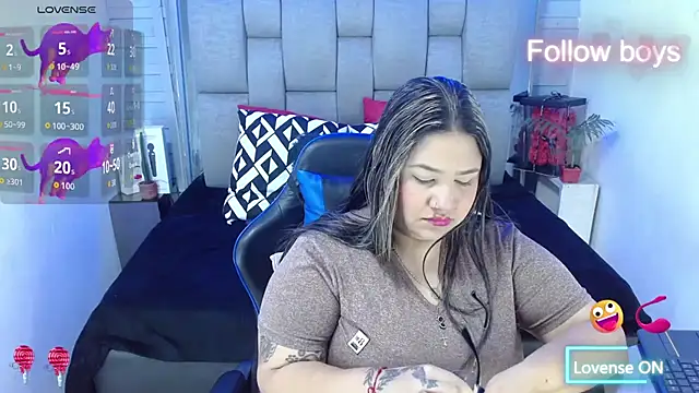 Snapshot of evelin_zaens chatting on 11-17-25, 04:18 evelin zaens online show from 11-17-25, 04:18