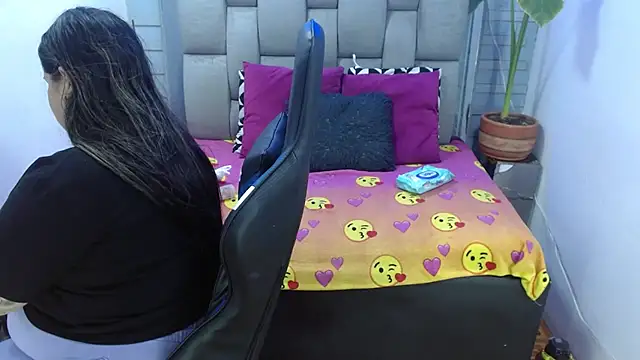 evelin zaens online show from 07-22-26, 03:31