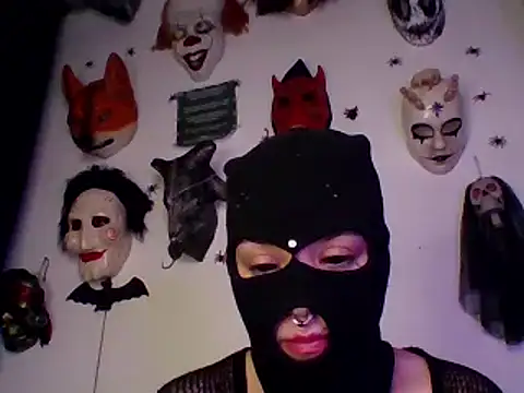 Snapshot of FeticheMacabre chatting on 12-13-24, 12:42 FeticheMacabre online show from 12-13-24, 12:42