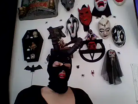 Snapshot of FeticheMacabre chatting on 09-27-25, 07:30 FeticheMacabre online show from 09-27-25, 07:30