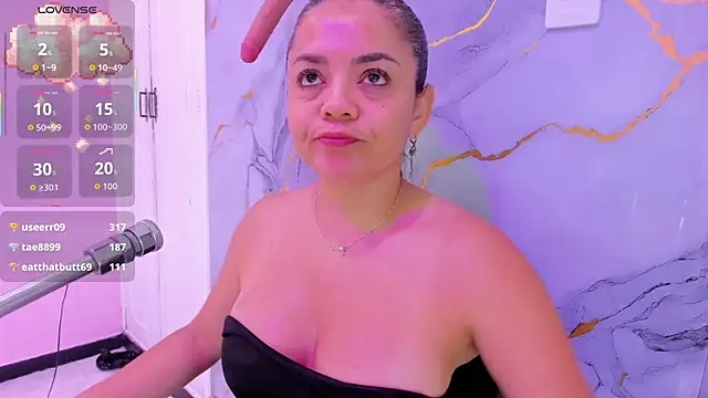 Snapshot of shayra_boobs1 chatting on 10-18-25, 11:44 shayra boobs1 online show from 10-18-25, 11:44