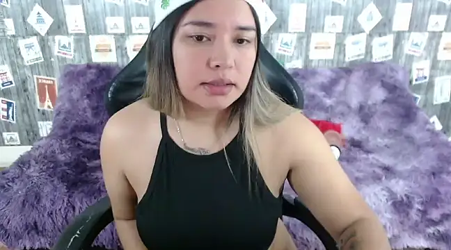 SaraCrow online show from 12-24-24, 04:33