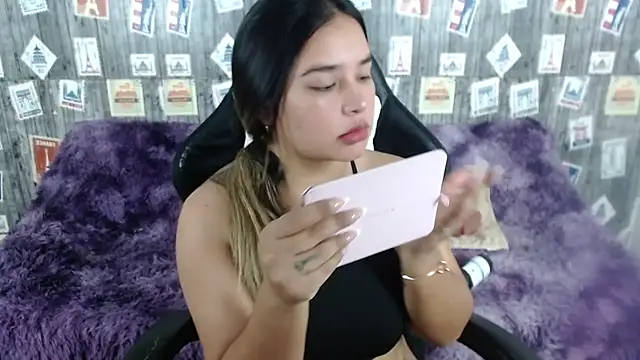 SaraCrow online show from 12-27-24, 05:09