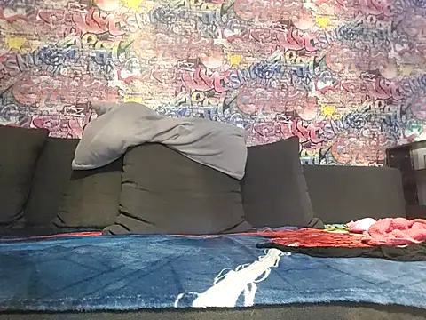 Zu Real online show from 06-21-26, 01:08