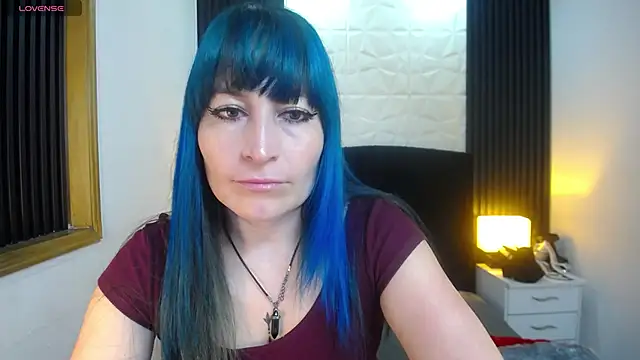 alicia moom online show from 12-17-24, 03:17