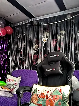 KikiXRed online show from 02-21-26, 06:14