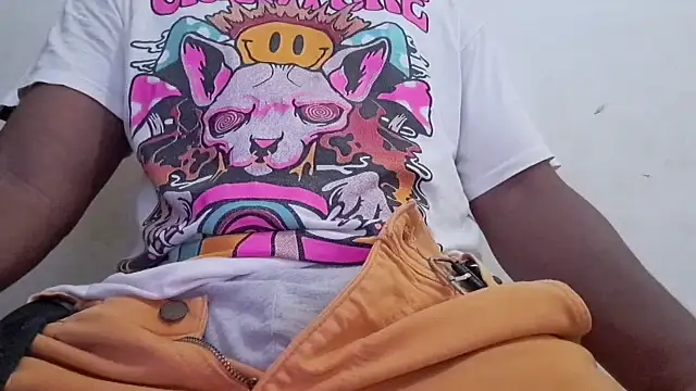 Snapshot of royblackbigpvt chatting on 03-17-26, 08:01 royblackbigpvt online show from 03-17-26, 08:01