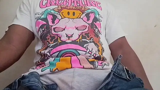 Snapshot of royblackbigpvt chatting on 03-19-26, 07:18 royblackbigpvt online show from 03-19-26, 07:18