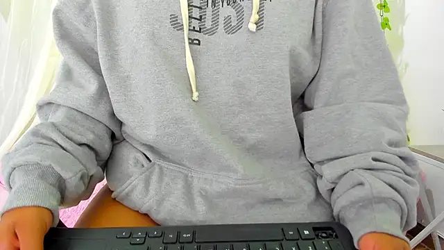 Snapshot of iisabella_gonzalez chatting on 01-08-25, 08:16 iisabella gonzalez online show from 01-08-25, 08:16