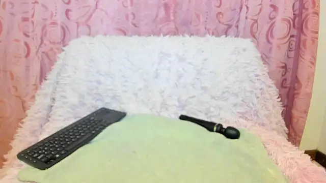 Snapshot of iisabella_gonzalez chatting on 10-06-25, 04:32 iisabella gonzalez online show from 10-06-25, 04:32