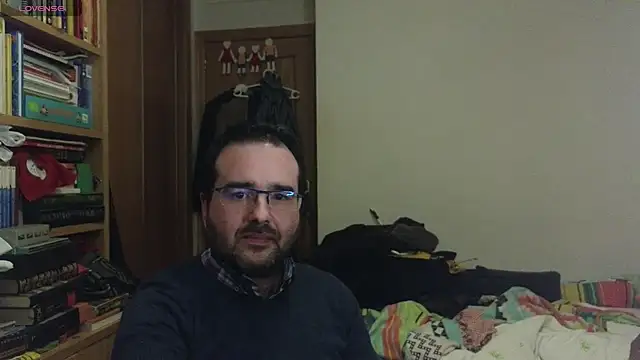 Snapshot of curiosillo83 chatting on 01-14-25, 08:48 curiosillo83 online show from 01-14-25, 08:48