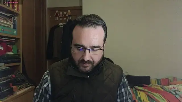 Snapshot of curiosillo83 chatting on 01-16-25, 03:24 curiosillo83 online show from 01-16-25, 03:24