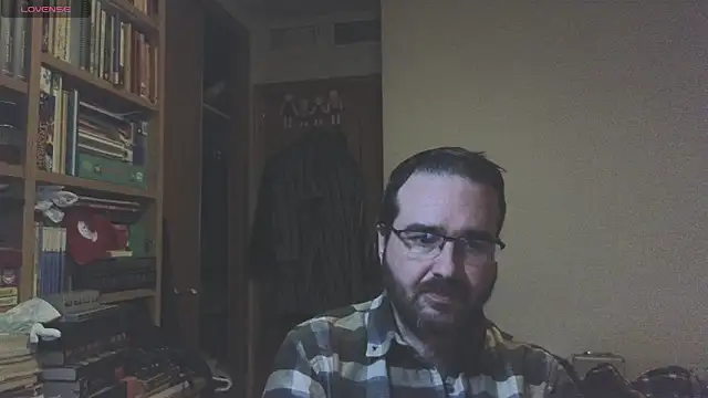 Snapshot of curiosillo83 chatting on 01-26-25, 06:37 curiosillo83 online show from 01-26-25, 06:37