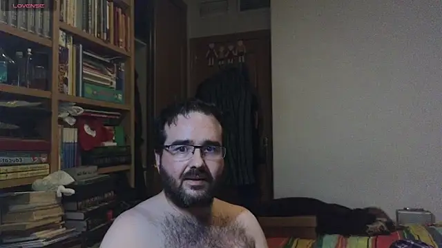Snapshot of curiosillo83 chatting on 01-28-25, 04:18 curiosillo83 online show from 01-28-25, 04:18
