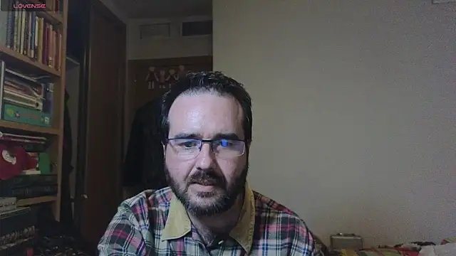 Snapshot of curiosillo83 chatting on 01-28-25, 04:30 curiosillo83 online show from 01-28-25, 04:30