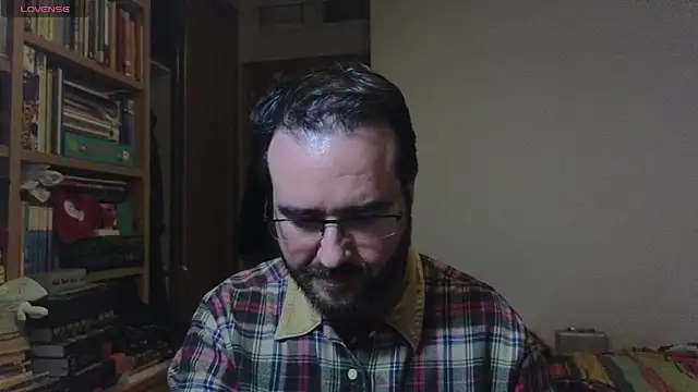 Snapshot of curiosillo83 chatting on 01-28-25, 07:32 curiosillo83 online show from 01-28-25, 07:32