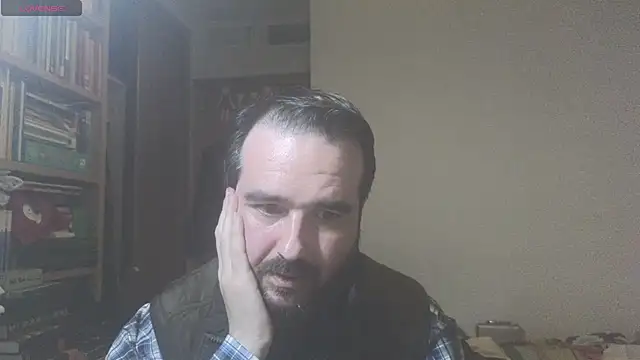 Snapshot of curiosillo83 chatting on 01-29-25, 05:35 curiosillo83 online show from 01-29-25, 05:35