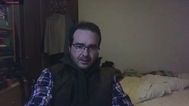 Snapshot of curiosillo83 chatting on 02-03-25, 03:38 curiosillo83 online show from 02-03-25, 03:38