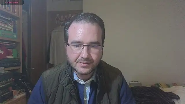 Snapshot of curiosillo83 chatting on 02-05-25, 06:15 curiosillo83 online show from 02-05-25, 06:15