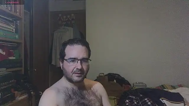 Snapshot of curiosillo83 chatting on 02-05-25, 09:18 curiosillo83 online show from 02-05-25, 09:18