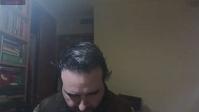 Snapshot of curiosillo83 chatting on 02-09-25, 03:23 curiosillo83 online show from 02-09-25, 03:23