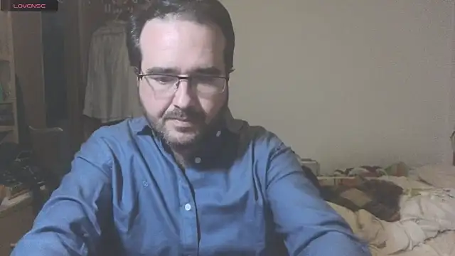 Snapshot of curiosillo83 chatting on 02-11-25, 04:02 curiosillo83 online show from 02-11-25, 04:02