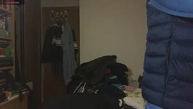 Snapshot of curiosillo83 chatting on 02-21-25, 12:49 curiosillo83 online show from 02-21-25, 12:49