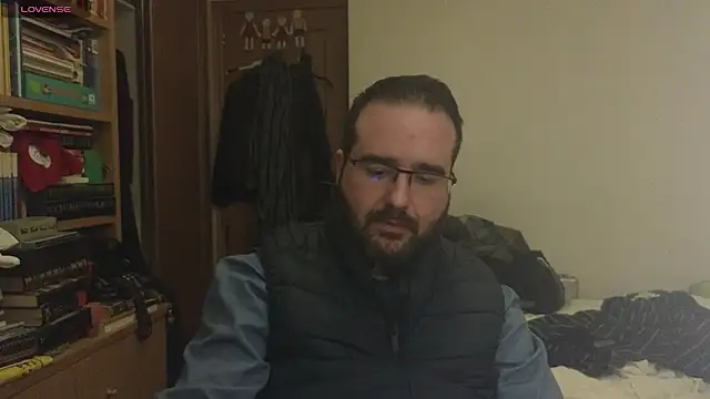 Snapshot of curiosillo83 chatting on 02-26-25, 07:38 curiosillo83 online show from 02-26-25, 07:38