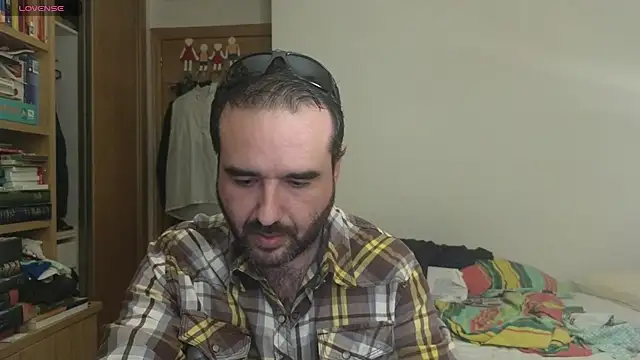 Snapshot of curiosillo83 chatting on 10-03-25, 01:41 curiosillo83 online show from 10-03-25, 01:41