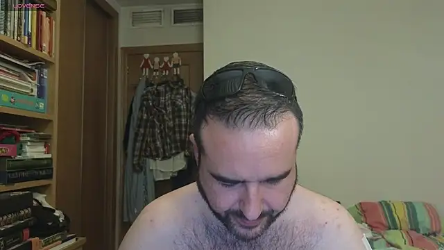 Snapshot of curiosillo83 chatting on 10-07-25, 02:25 curiosillo83 online show from 10-07-25, 02:25