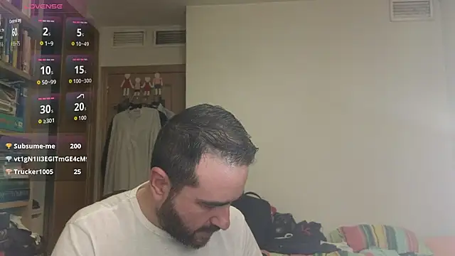 Snapshot of curiosillo83 chatting on 10-12-25, 04:11 curiosillo83 online show from 10-12-25, 04:11