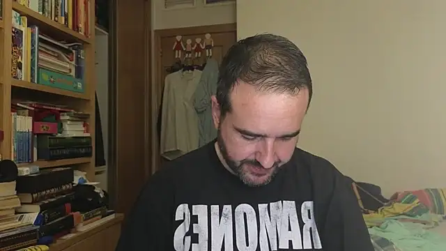 Snapshot of curiosillo83 chatting on 10-20-25, 03:01 curiosillo83 online show from 10-20-25, 03:01