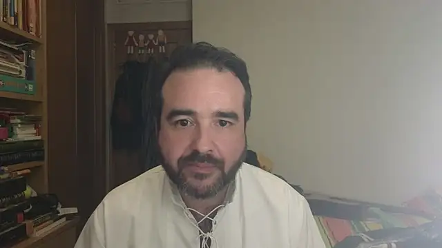 curiosillo83 online show from 12-20-25, 08:05