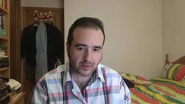 curiosillo83 online show from 05-06-26, 04:45