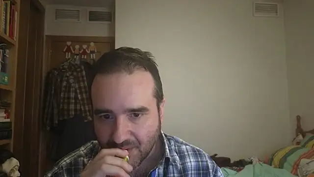 curiosillo83 online show from 05-11-26, 06:27