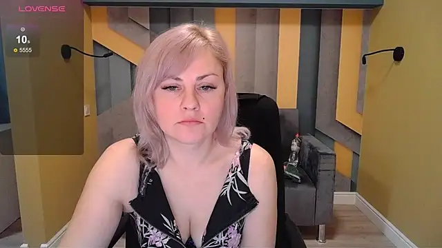 Candy Long online show from 12-09-24, 08:00