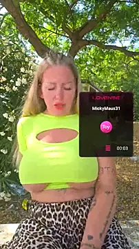 Snapshot of Jassy_Foxy chatting on 06-26-26, 04:22 Jassy Foxy online show from 06-26-26, 04:22