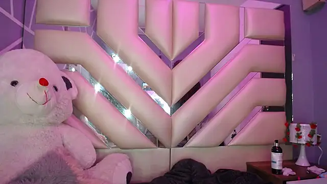 dalia corrs0 online show from 12-19-24, 08:45