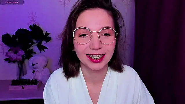 KindHazelHere  online show from 03-01-26, 12:12