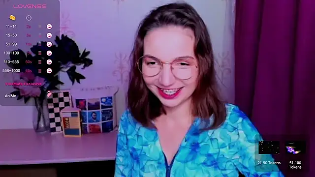 Snapshot of KindHazelHere_ chatting on 07-12-26, 04:14 KindHazelHere online show from 07-12-26, 04:14