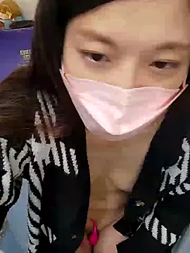 Lu Nana online show from 01-04-25, 03:07