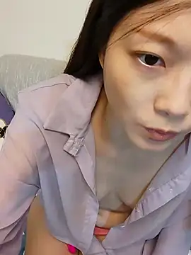 Lu Nana online show from 03-10-25, 05:07