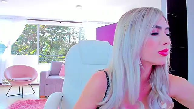 Sophi Jonnes online show from 01-21-25, 01:00