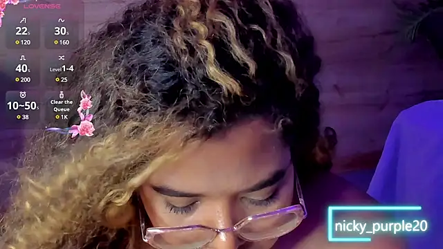 Snapshot of _nickypurple_ chatting on 01-11-25, 02:20 nickypurple online show from 01-11-25, 02:20